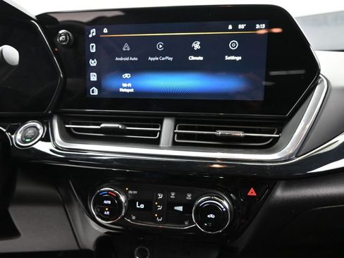 Certified 2024 Chevrolet Trax RS w/ Sunroof Package image 18