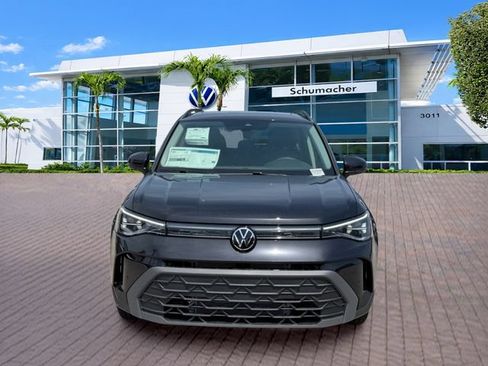 New 2026 Volkswagen Taos SE FWD image 2