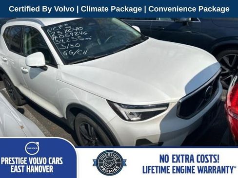 Used 2023 Volvo XC40 B5 Core w/ Convenience Package image 1