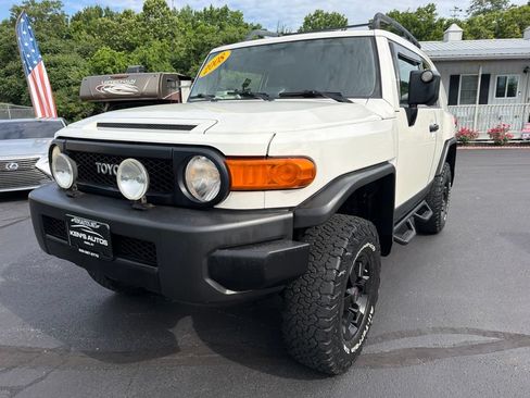 Used 2008 Toyota FJ Cruiser 4WD image 1