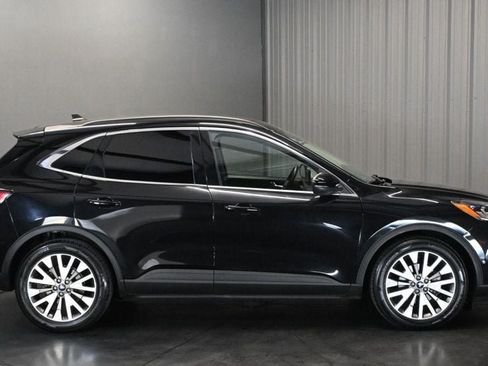 Used 2020 Ford Escape Titanium FWD image 4