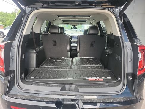 Certified 2023 GMC Acadia Denali w/ Denali Technology Package AWD/4WD image 10