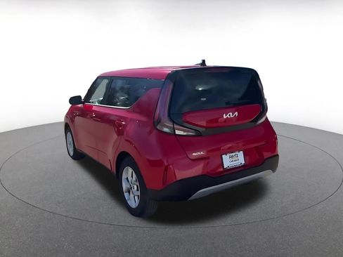 Used 2025 Kia Soul LX w/ LX Technology Package image 10