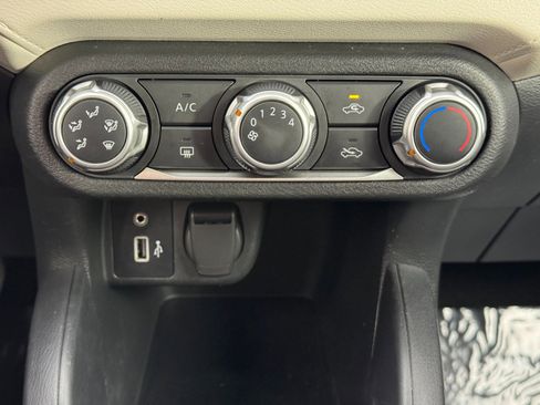 Used 2021 Nissan Versa SV image 23