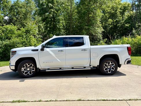 Used 2025 GMC Sierra 1500 SLT w/ SLT Convenience Package AWD/4WD image 6