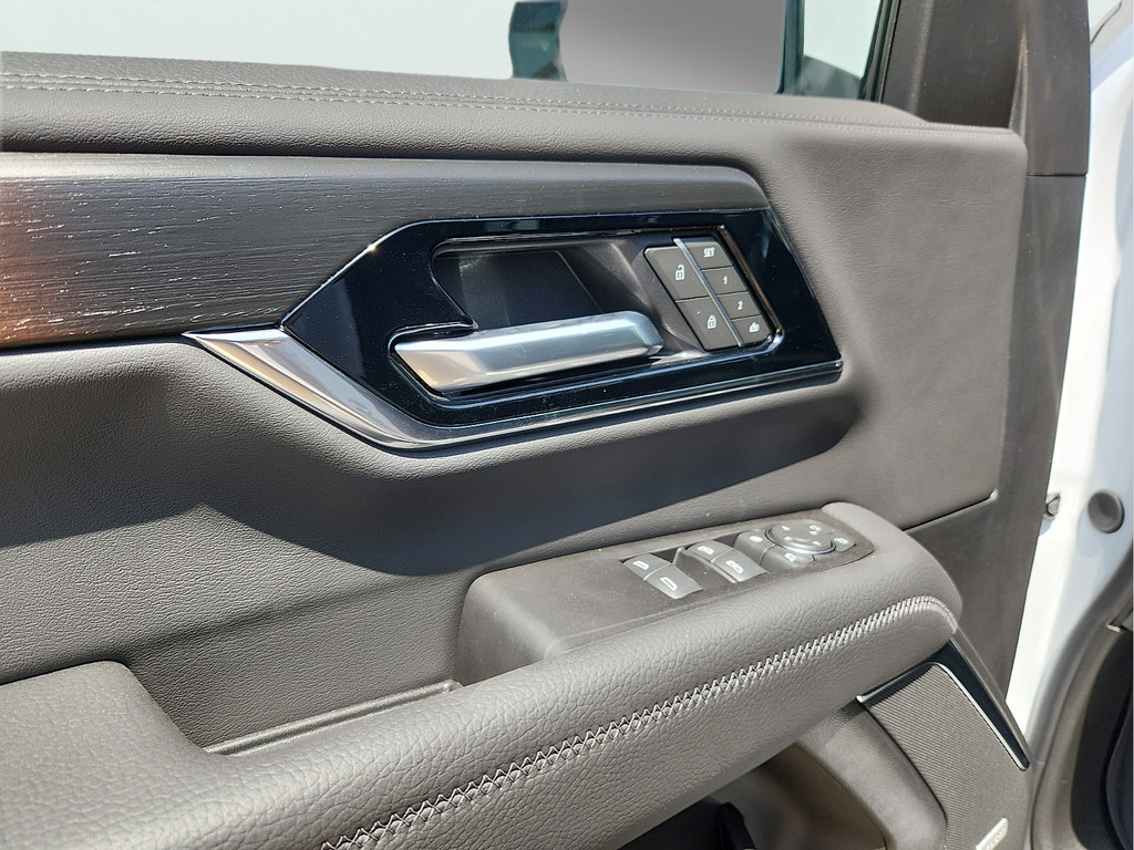 New 2026 GMC Yukon Denali AWD/4WD image 12