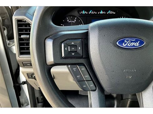 Used 2022 Ford F350 XL w/ Power Equipment Group image 11
