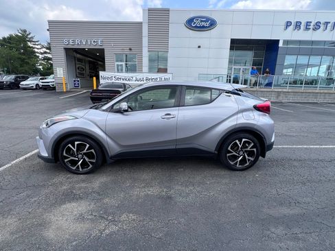 Used 2018 Toyota C-HR XLE FWD image 4