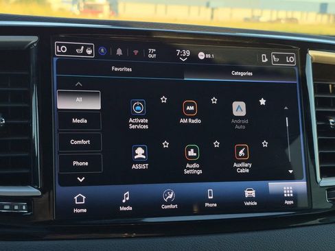 Used 2025 Chrysler Pacifica Select FWD image 26