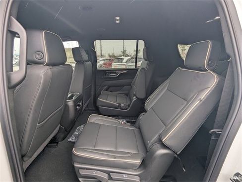 New 2026 GMC Yukon XL Elevation image 15