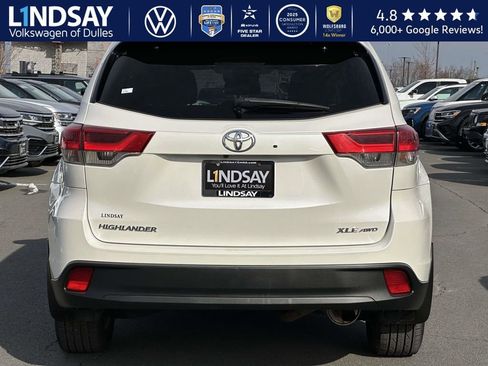 Used 2019 Toyota Highlander XLE image 4