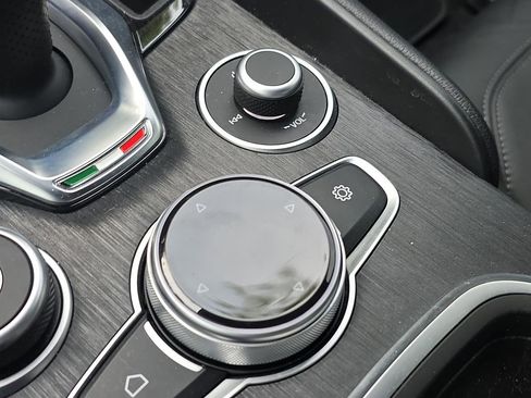 Used 2024 Alfa Romeo Giulia Sprint image 28