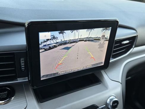Used 2023 Ford Explorer XLT w/ Equipment Group 202A RWD image 20