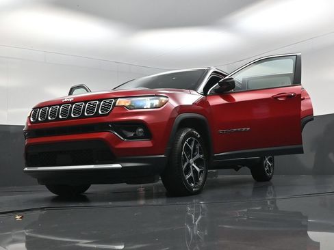 Used 2024 Jeep Compass Limited AWD/4WD image 29