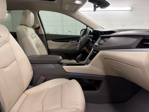 Used 2019 Cadillac XT5 Premium Luxury FWD image 30