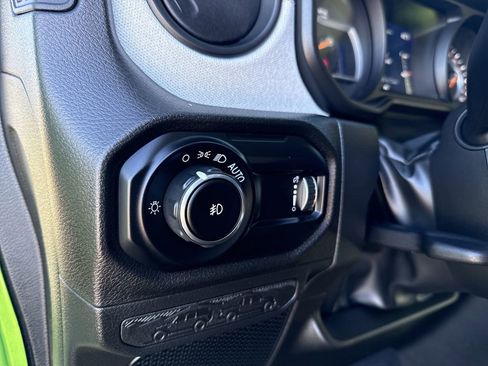 Used 2025 Jeep Wrangler Sport image 28