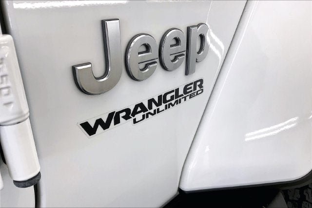 Used 2021 Jeep Wrangler Unlimited Sahara AWD/4WD image 9