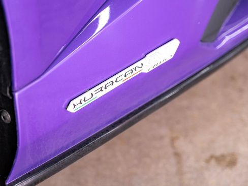Used 2023 Lamborghini Huracan EVO RWD image 21