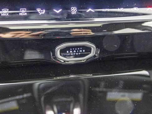 New 2026 Jeep Grand Cherokee Altitude image 25