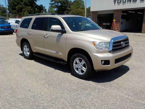 Used 2016 Toyota Sequoia SR5 w/ Premium Package RWD image 7