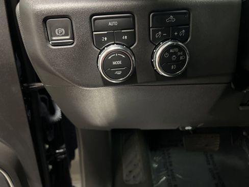 Certified 2024 GMC Sierra 1500 Elevation image 18