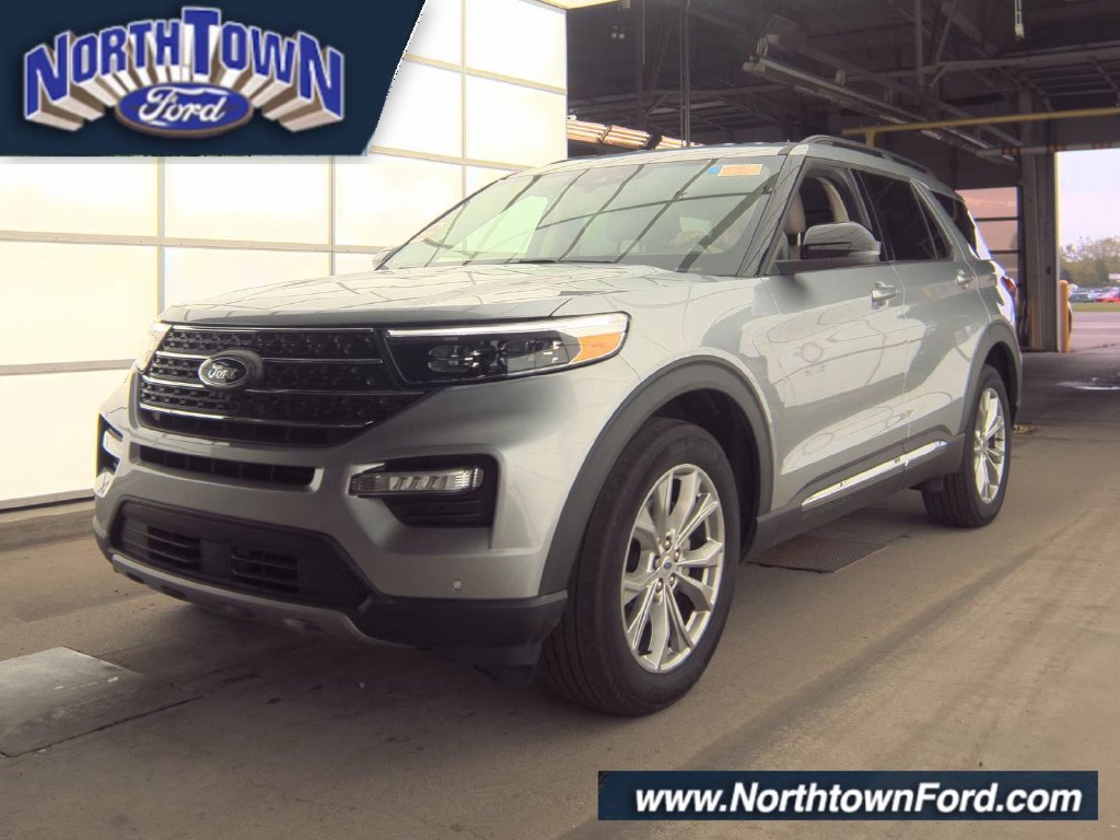 Used 2024 Ford Explorer XLT w/ Equipment Group 202A AWD/4WD image 1