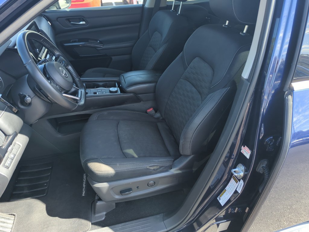 Used 2022 Nissan Pathfinder SV AWD/4WD image 12