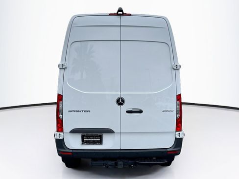 Used 2025 Mercedes-Benz Sprinter 2500 image 6