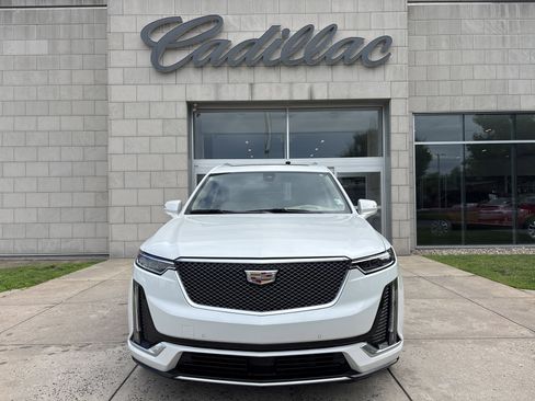Used 2024 Cadillac XT6 Premium Luxury w/ Platinum Package image 13