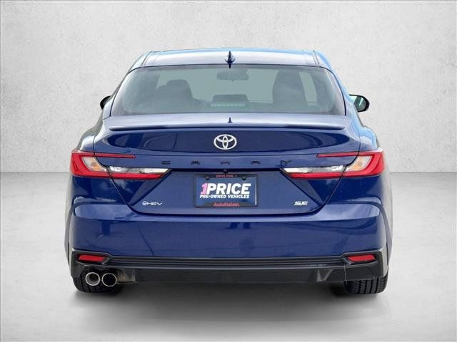 Used 2025 Toyota Camry SE FWD image 7
