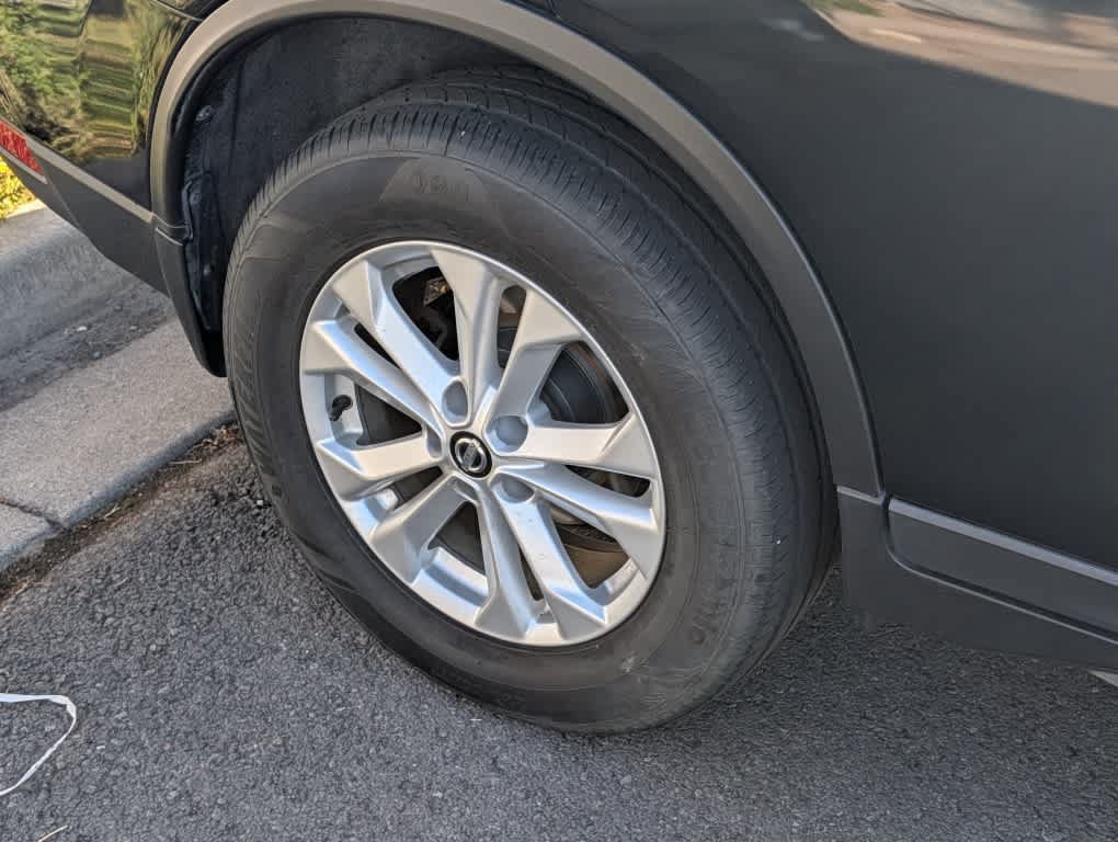 Used 2018 Nissan Rogue S w/ S Value Package AWD/4WD image 13
