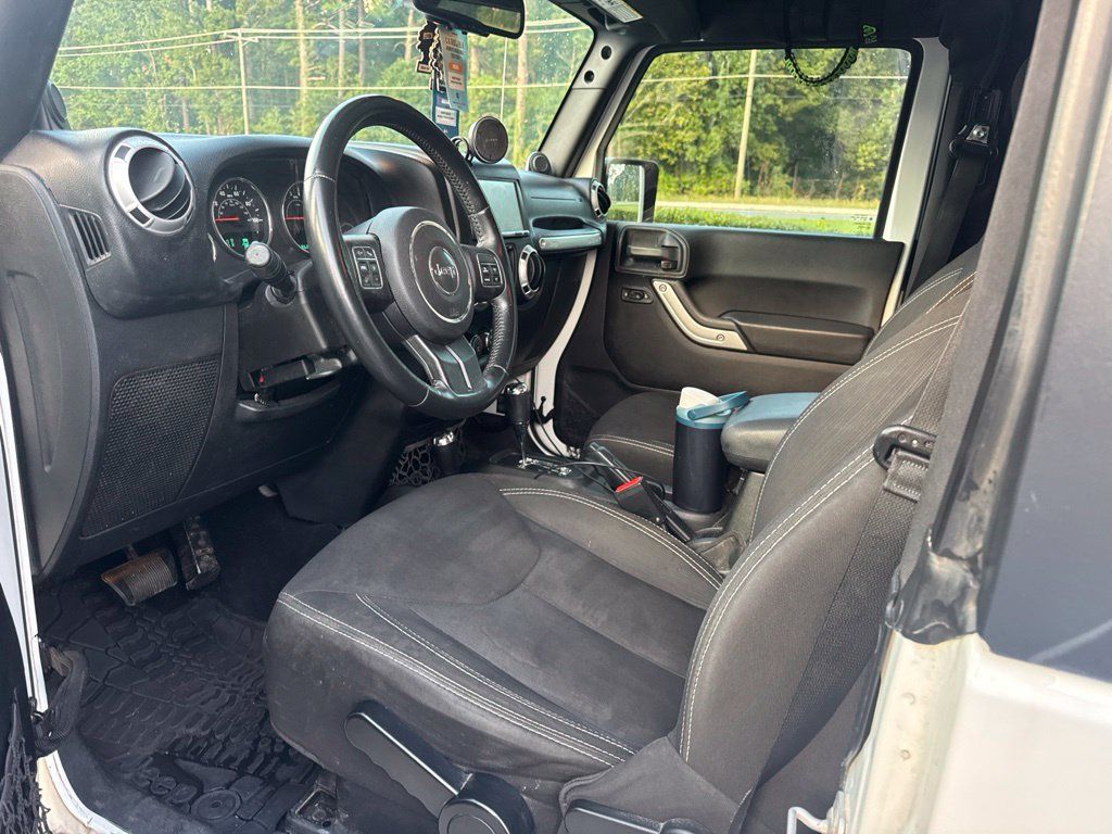 Used 2014 Jeep Wrangler Sahara w/ Connectivity Group AWD/4WD image 5