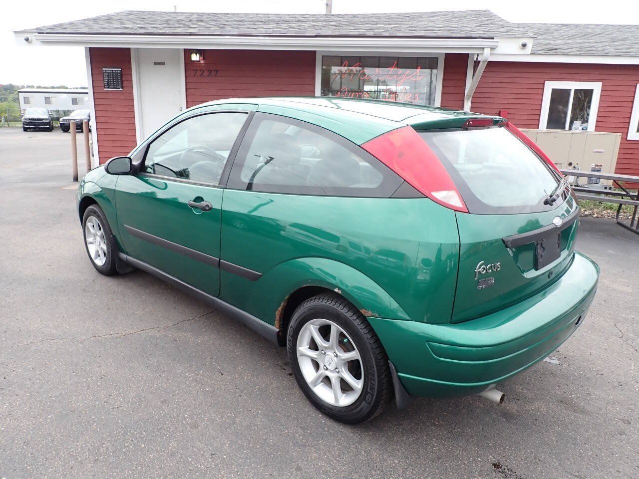 Used 2002 Ford Focus ZX3 Hatchback FWD image 4