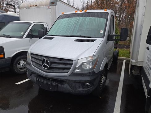 Used 2017 Mercedes-Benz Sprinter 3500 image 3