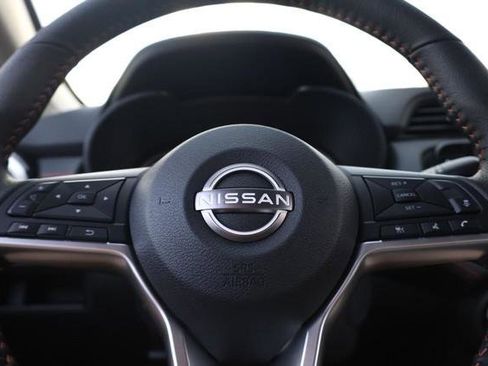 New 2025 Nissan Versa SR w/ Trunk Package image 9