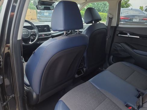Used 2025 Kia Seltos S FWD image 9