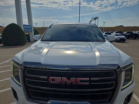 Used 2023 GMC Yukon AT4 w/ Technology Package AWD/4WD image 10