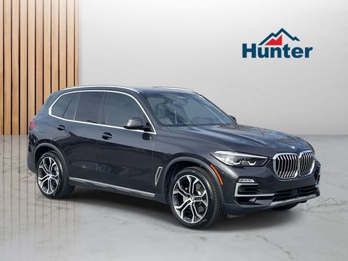 Used 2021 BMW X5 xDrive40i w/ Premium Package image 1