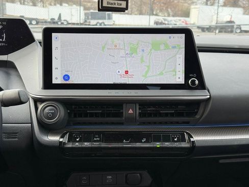 Used 2025 Toyota Prius XLE image 15