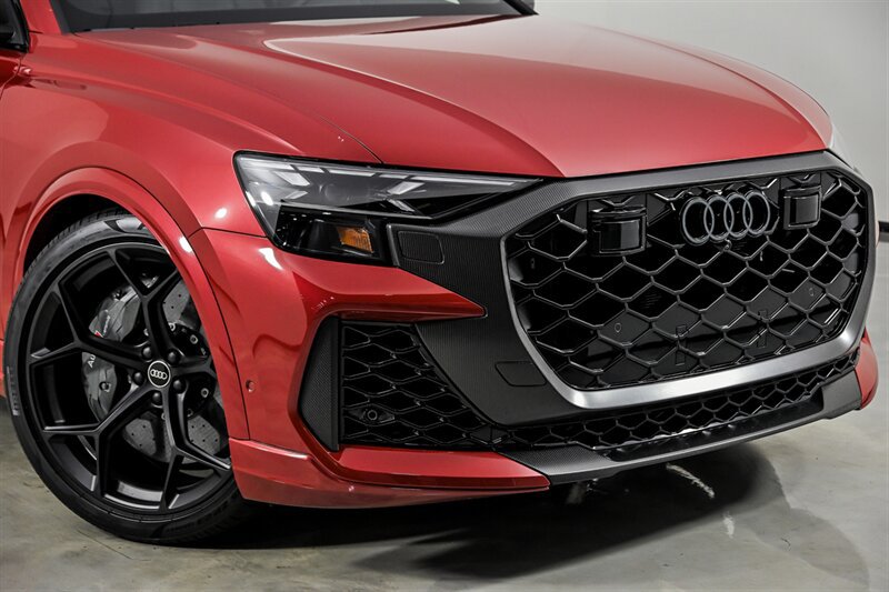 Used 2025 Audi RS Q8 performance AWD/4WD image 2