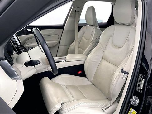 Used 2023 Volvo XC60 B5 Ultimate w/ Climate Package AWD/4WD image 32