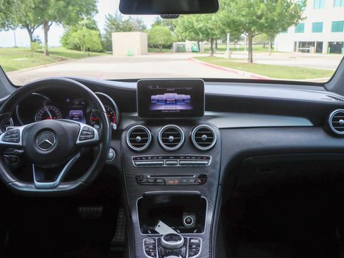Used 2018 Mercedes-Benz GLC 43 AMG 4MATIC image 26