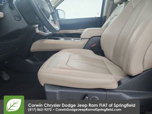 Used 2024 Ford Expedition Limited image 12
