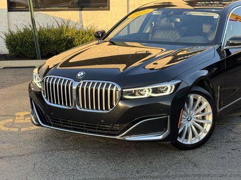 Used 2022 BMW 740i xDrive w/ Premium Package AWD/4WD image 3