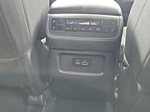 Used 2022 Nissan Pathfinder SV AWD/4WD image 21