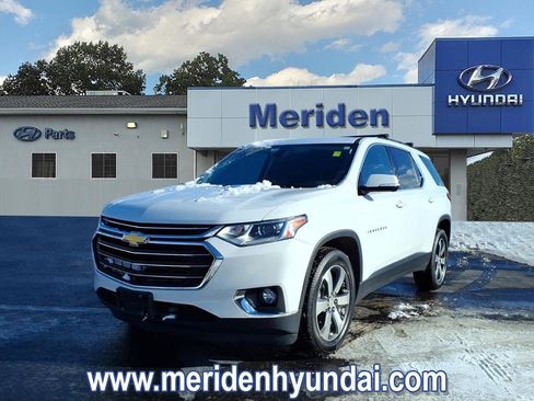 Used 2020 Chevrolet Traverse LT w/ LT Premium Package image 1