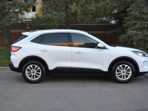 Used 2021 Ford Escape SE image 8