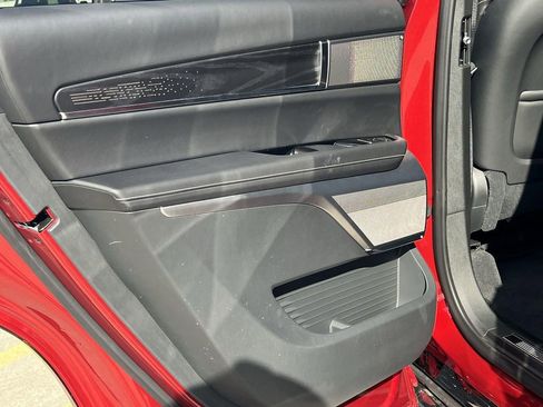 New 2026 Cadillac Vistiq Platinum image 27