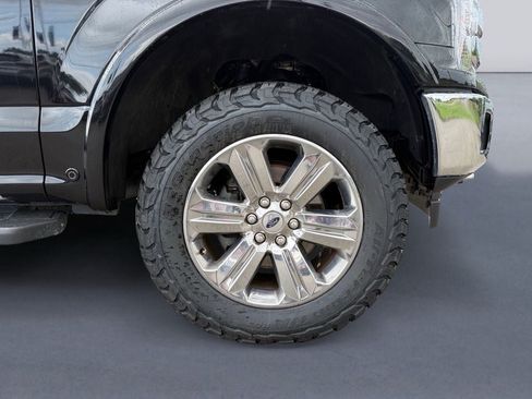 Used 2019 Ford F150 Lariat w/ Equipment Group 502A Luxury AWD/4WD image 9