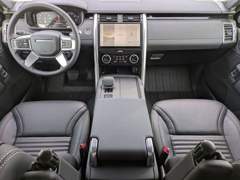 New 2026 Land Rover Discovery S image 14